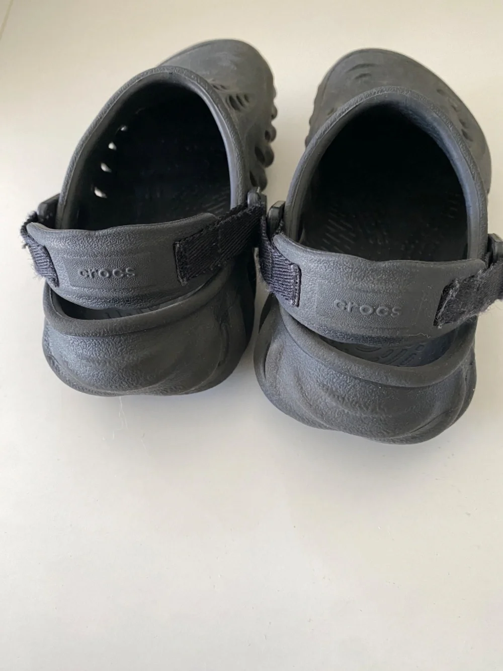 Crocs Echo Clog All Black Unisex Streetwear Kids Size 9